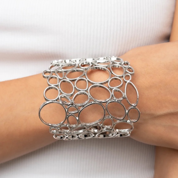 paparazzi Jewelry - ❤️🔥5/$25❤️🔥 All Turned Around Silver Bracelet
